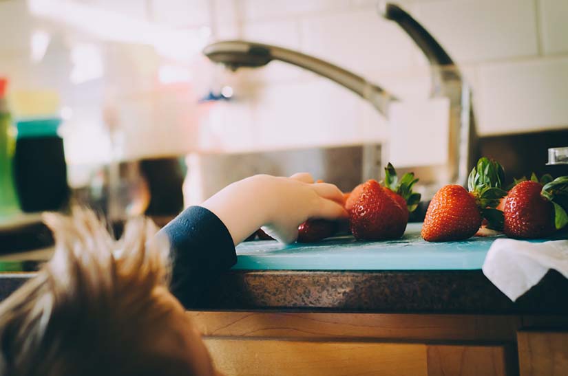 Cómo mantener una alimentación sana y equilibrada en los niños