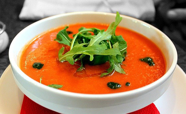 Receta de gazpacho de sandía y tomate con pimientos rojos