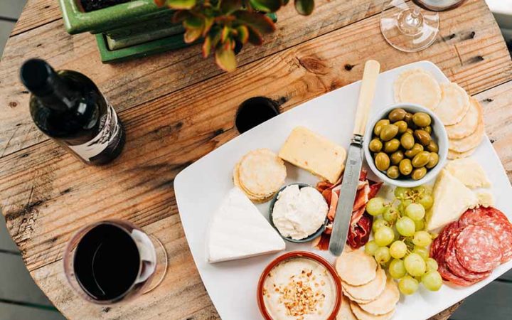 Cuchillos y accesorios para cortar queso