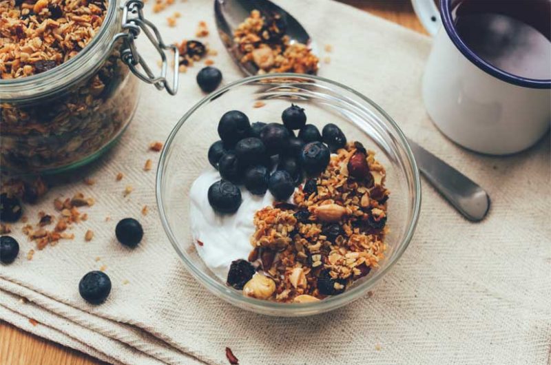 Receta de granola de semillas de lino con frutas