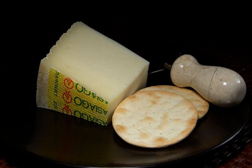 Queso asiago características